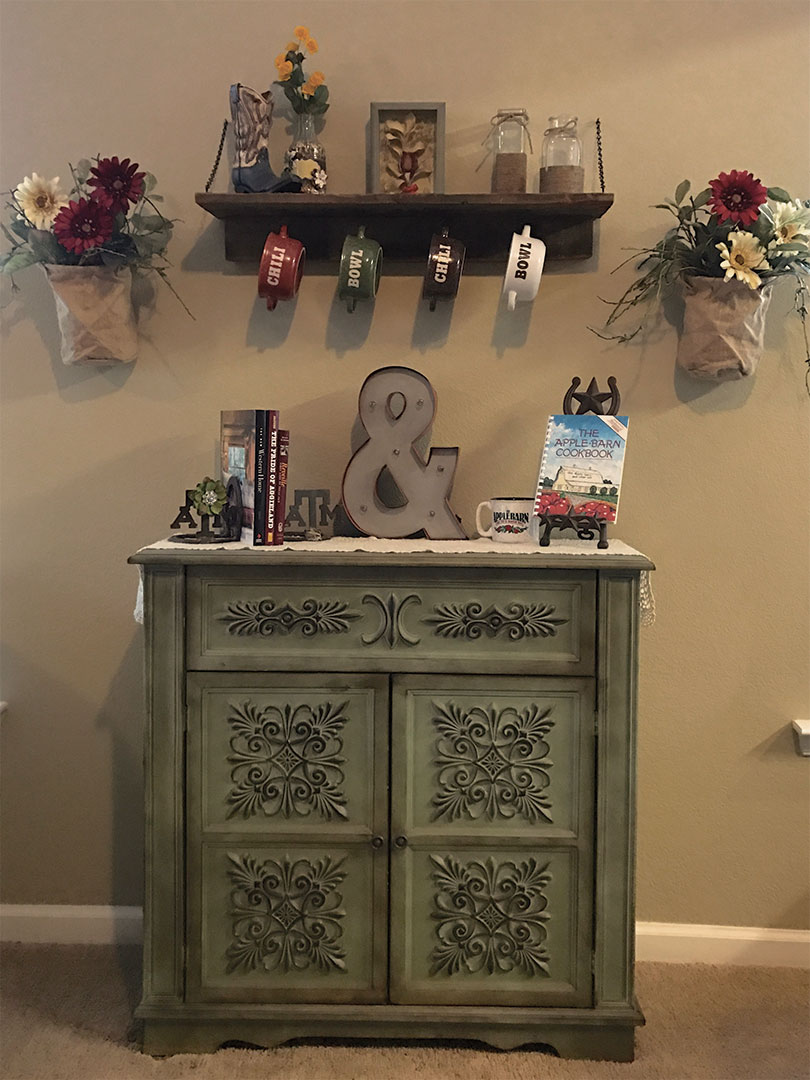 RUSTIC FARMHOUSE DECOR WITH BUDGET DECORATING TIPS